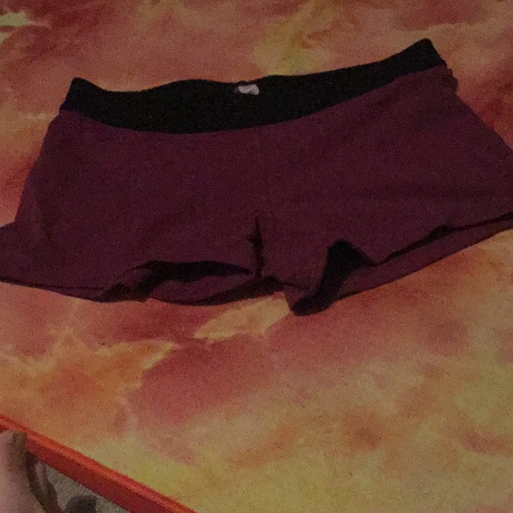 Lululemon hot yoga shorts